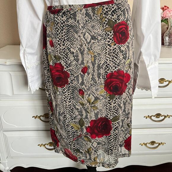 Express rose snakeprint midi skirt - Picture 3 of 4
